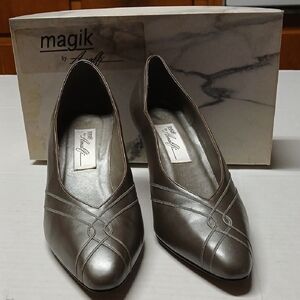 Magik by Amalfi Valesca Vintage Leather Pointed Toe Heels Gunmetal Gray Sz 9 1/2